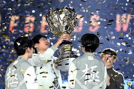 今年会官方网站 小程序关于枪战的游戏